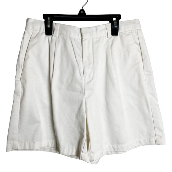 Dockers -‎ White Pleated Classic Fit Shorts - Sz. 10 - Picture 1 of 6